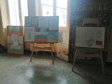 С рисунки и табла учениците от СУ 